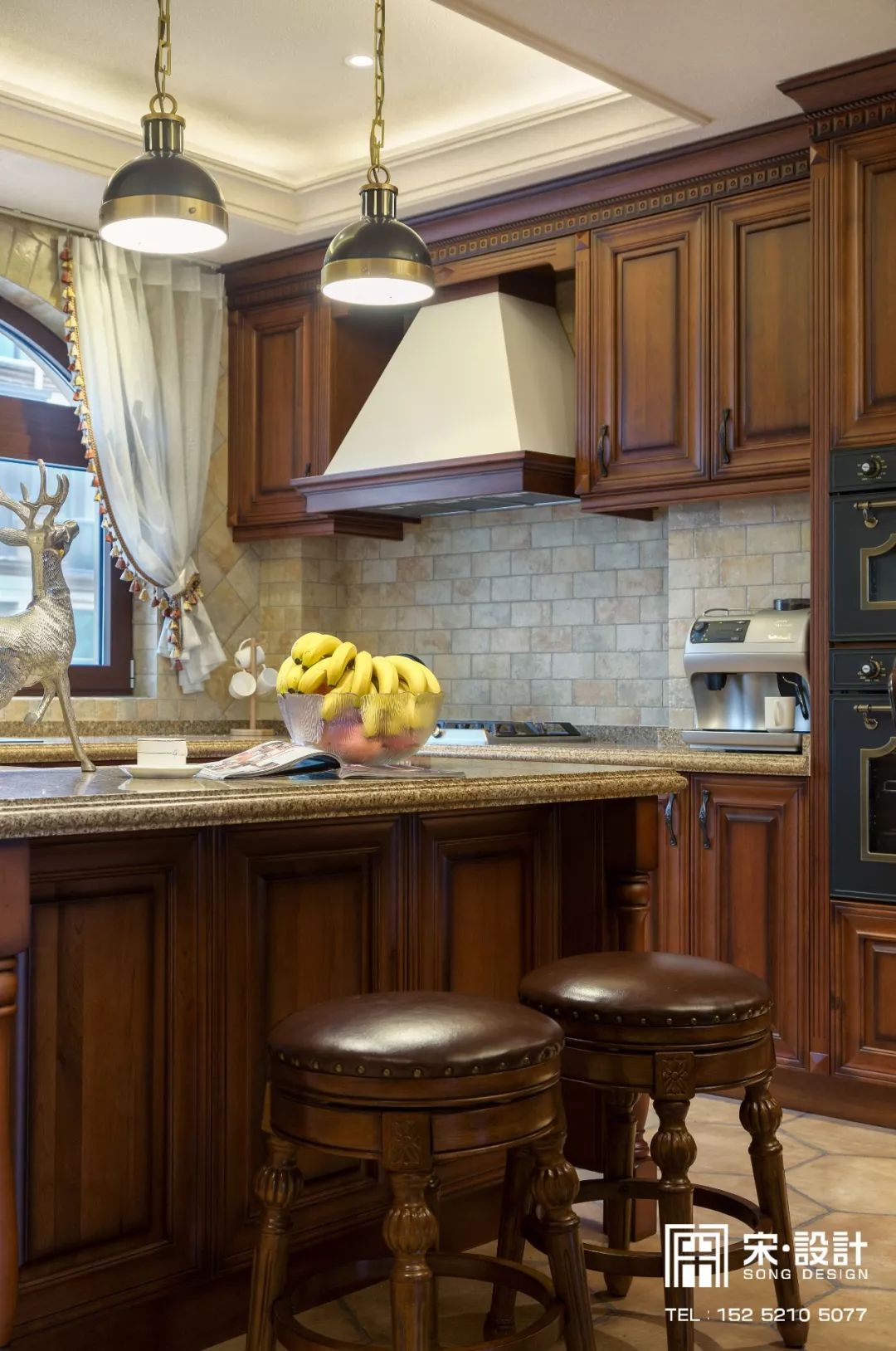 卡梅尔湖畔的复古美式别墅设计-13