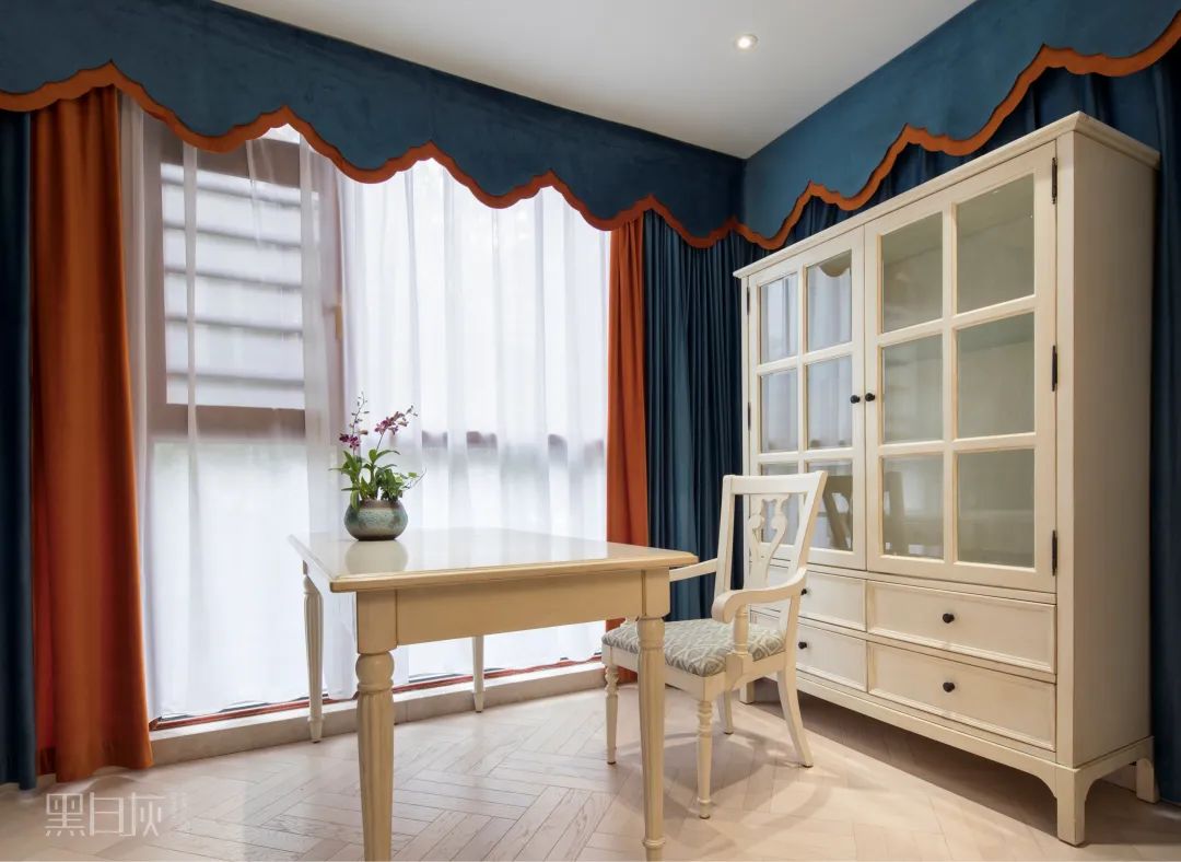 万霖花园轻奢新中式，金色黄铜与白色木元素打造包容空间-78