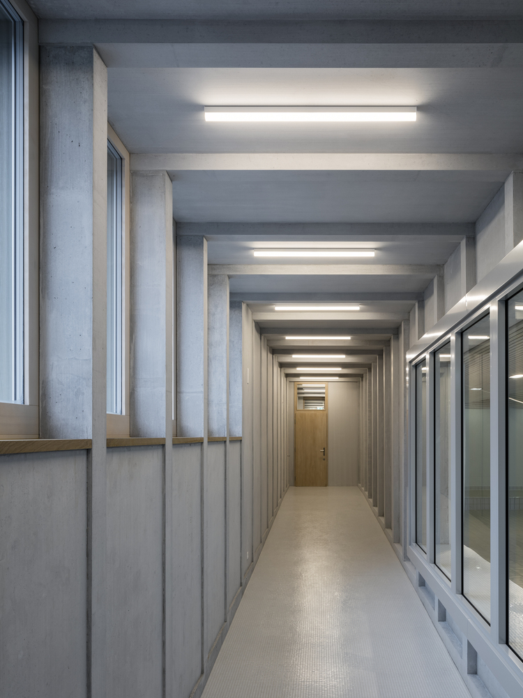 瑞士利希腾斯坦的 Balzers 体育场馆室内翻新-28