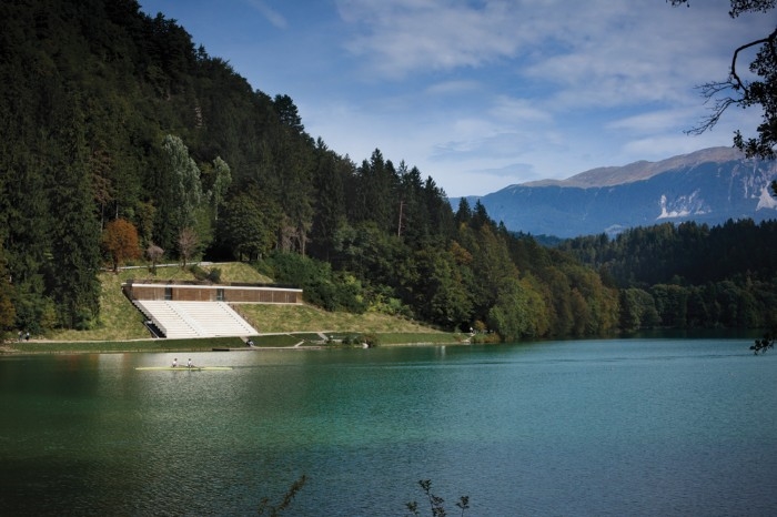 布莱德赛艇中心——融入自然的赛艇场地-12