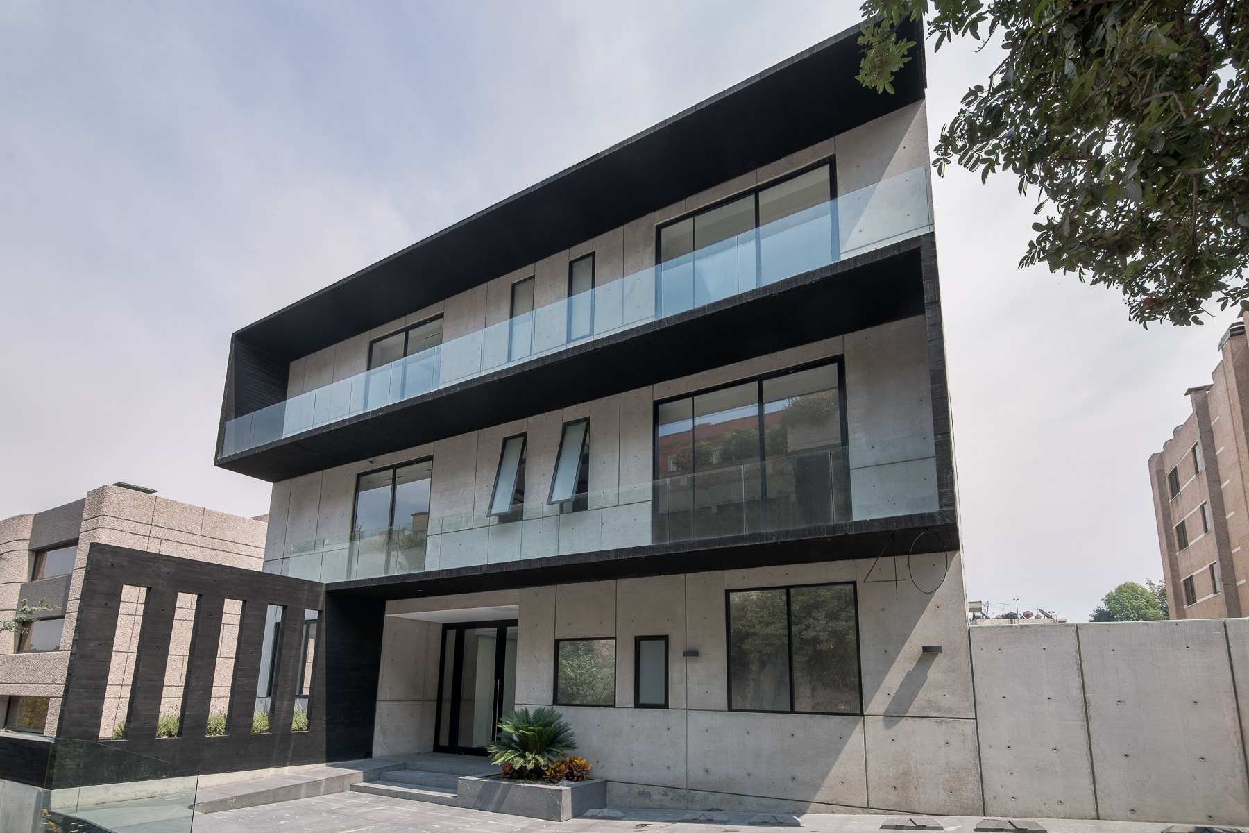 2015 年建造的 Tabachines 多单元住宅公寓室内设计解读-5