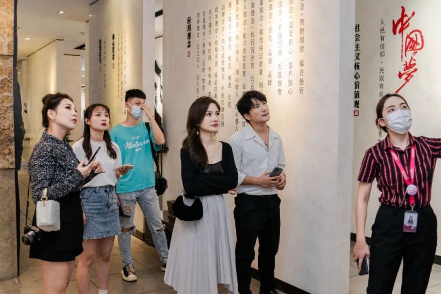 山水有相逢 · 有限空间,无限设计,穆静设计师打造温馨之家丨山水空间装饰-19