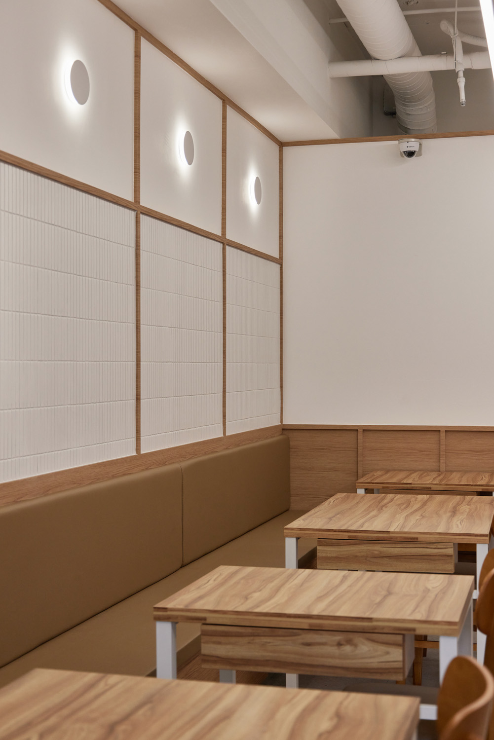 白色与木质，打造 16 平米简约舒适的小型家居空间-19