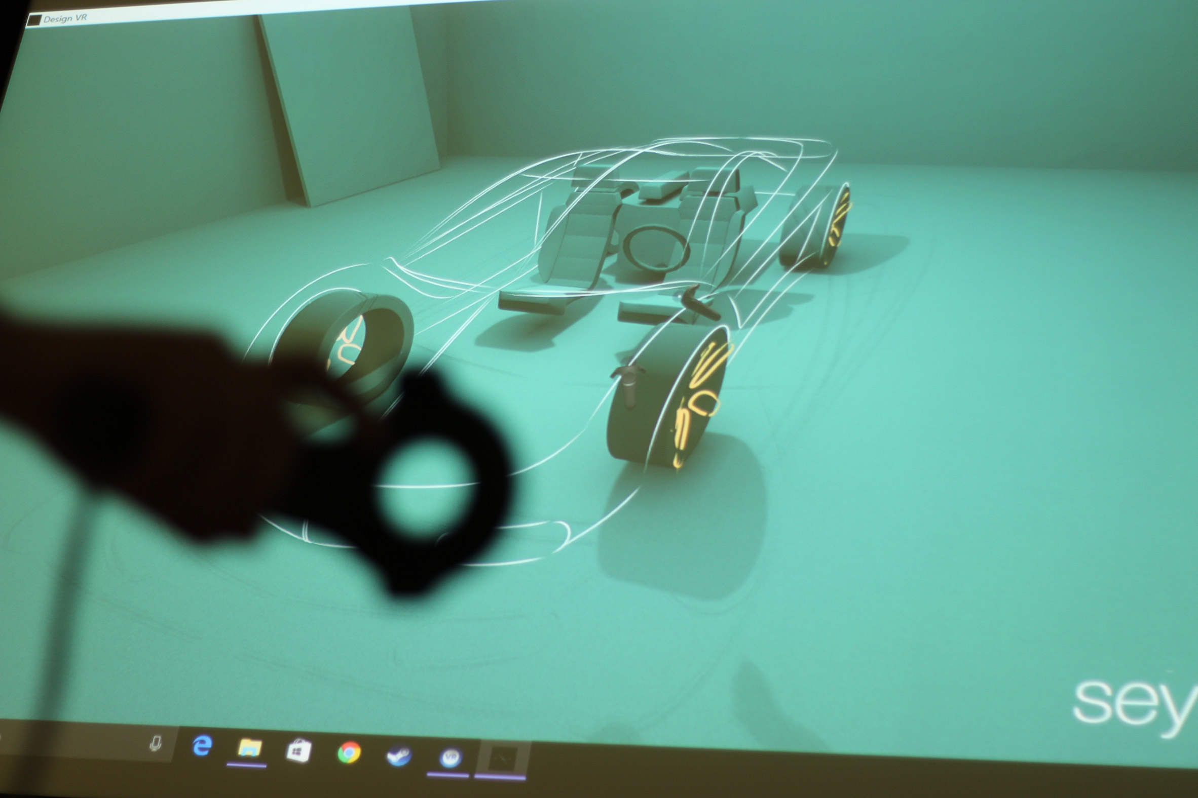 Seymourpowell demos VR software for collaboratively designing cars-4