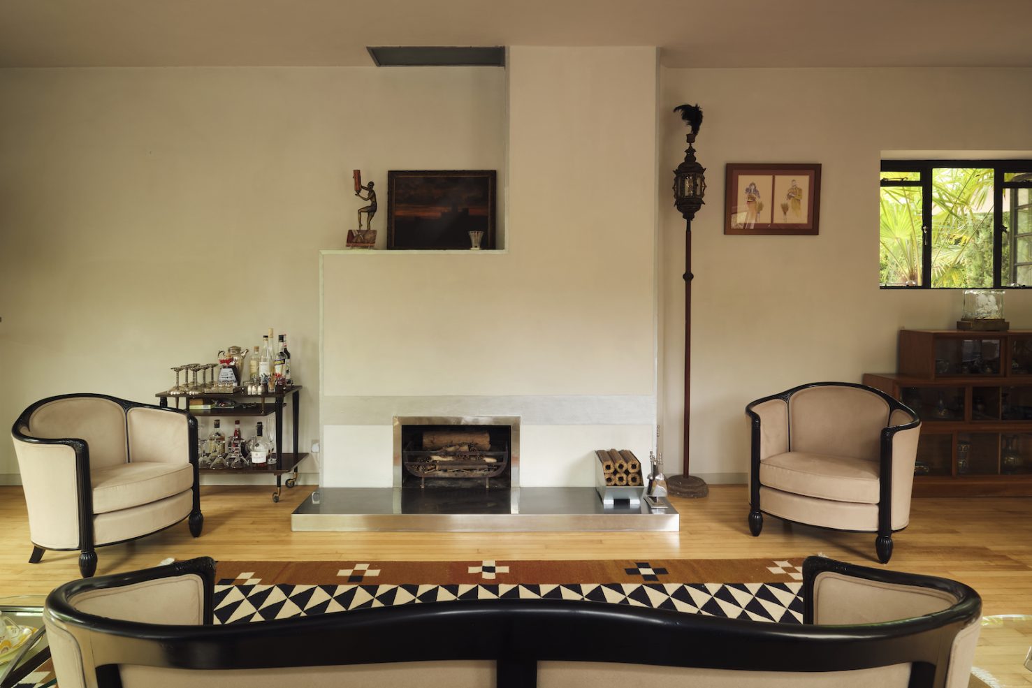 Первая модернистская вилла в Англии выставлена на продажу-3