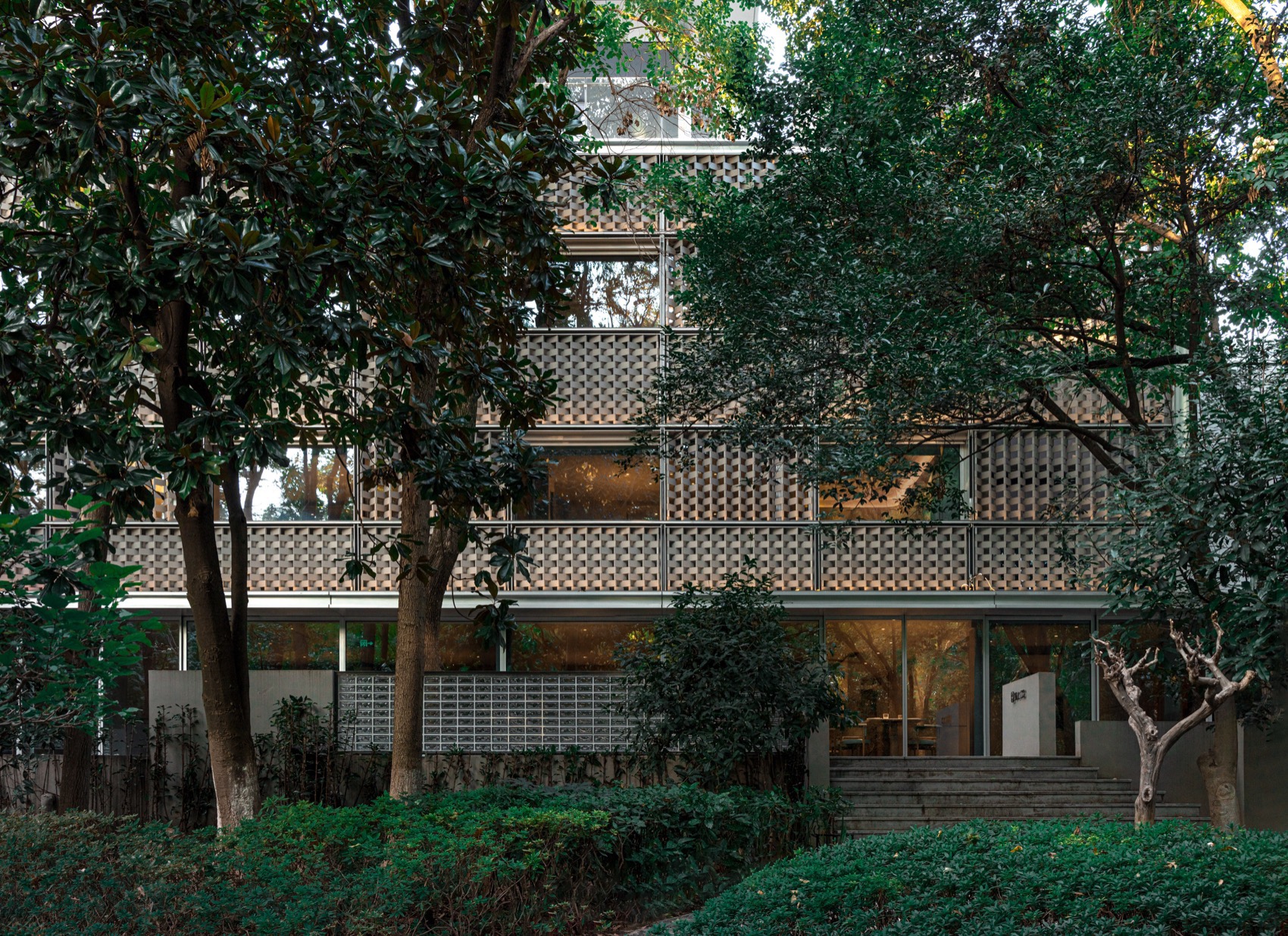 南京鼓楼锦上OCC餐厅丨中国南京丨BUZZ建筑事务所-12