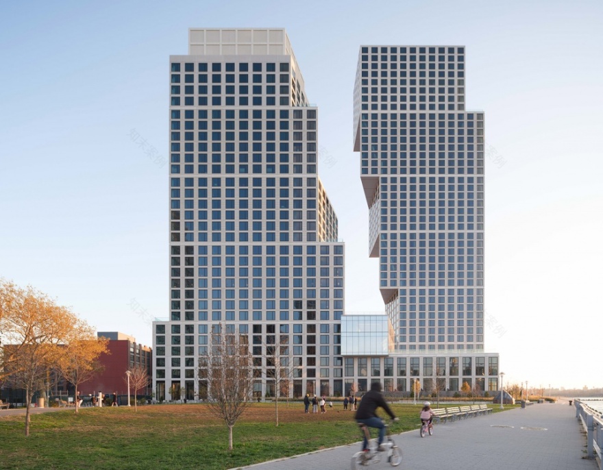 OMA 设计的纽约 EAGLE + WEST 住宅塔楼,巧妙解决空间限制问题-7