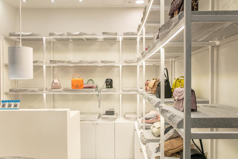 首尔 APM 商场精致小巧的白色调三维空间设计-11