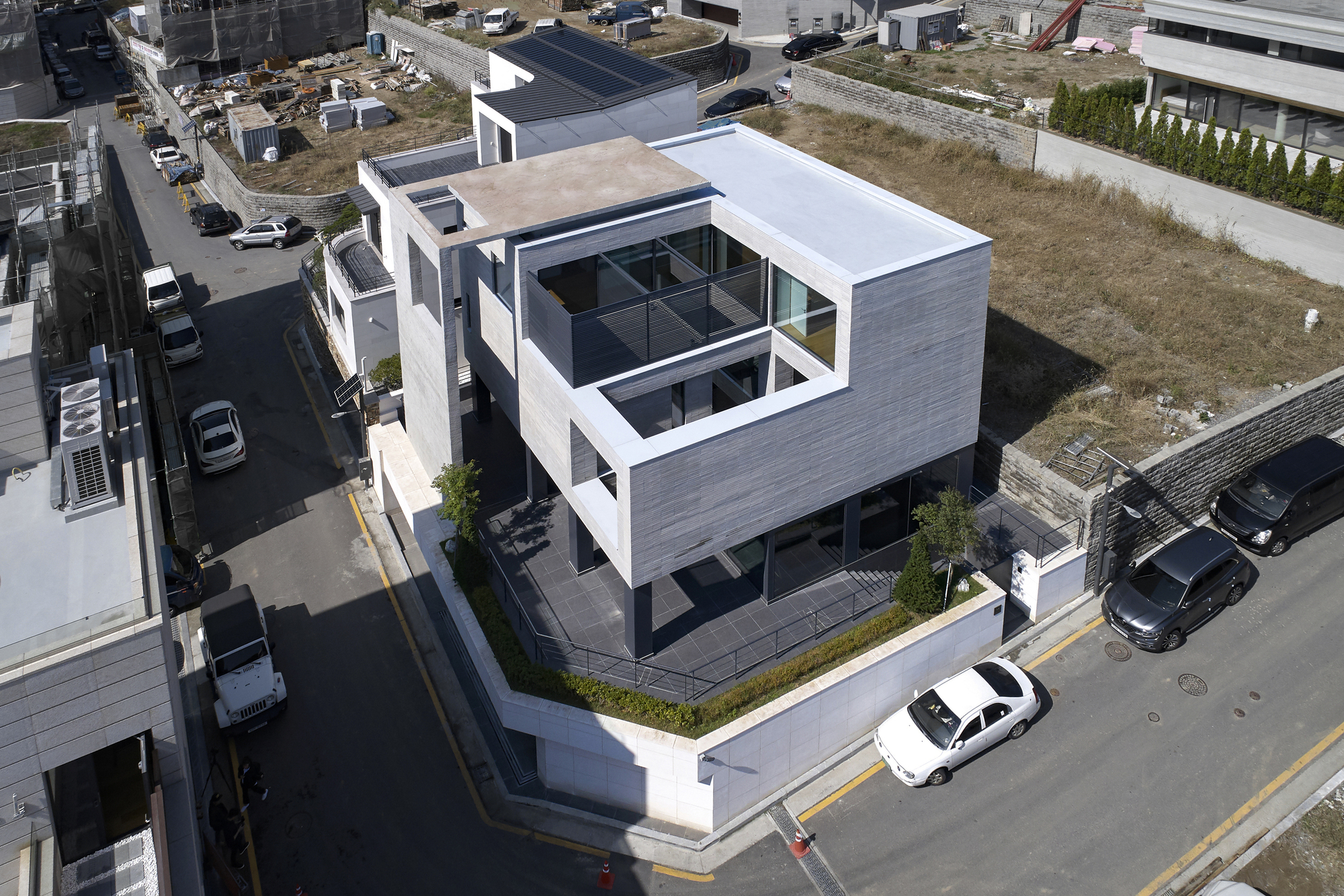 Turning Cube House / A'DUS [Architectural Designer Cluster]-24