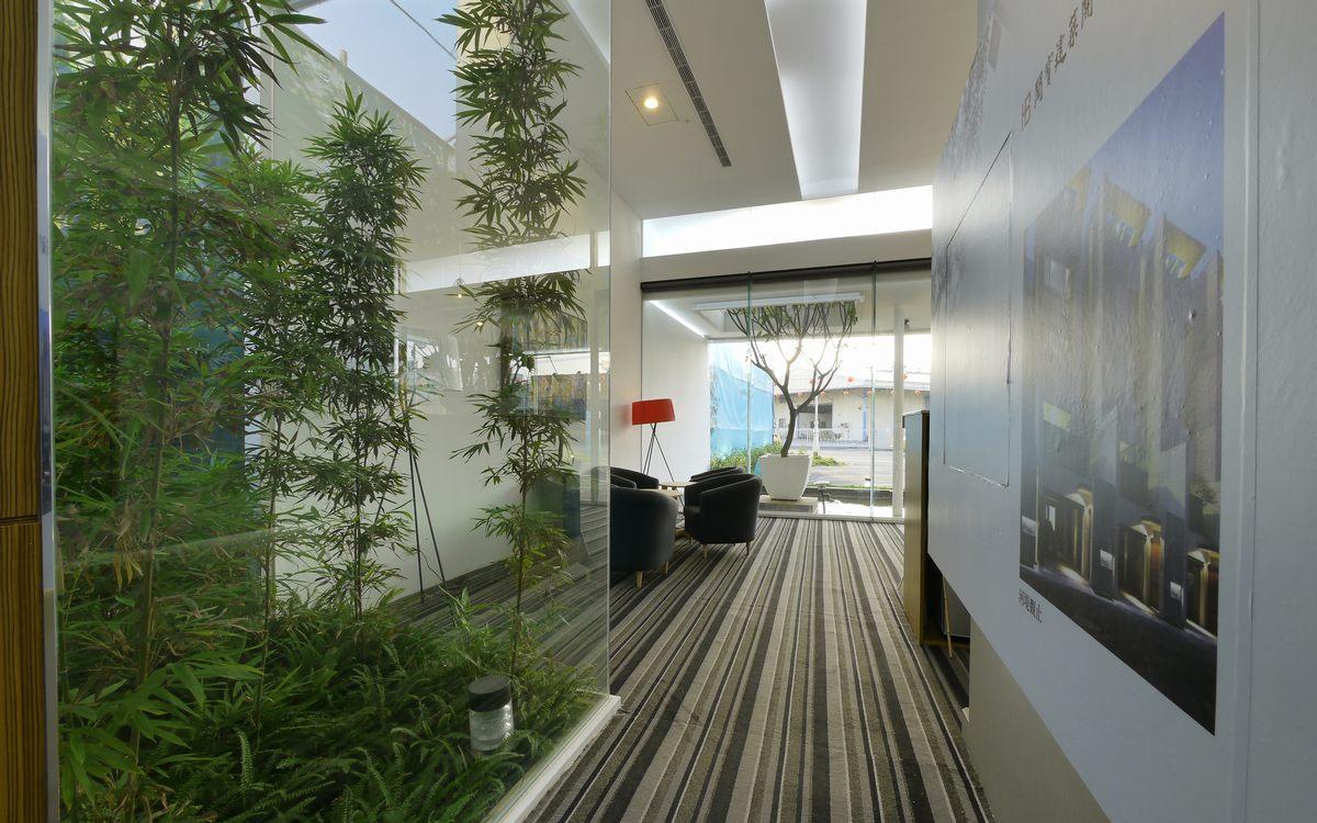 绿意环绕的纸飞机建筑-14