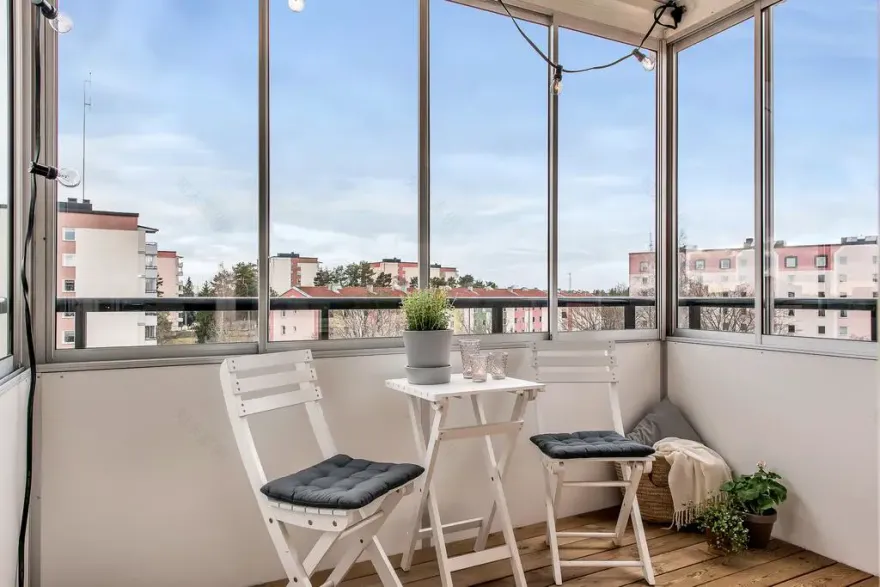 巧妙隐藏冰箱的开放式厨房设计-16