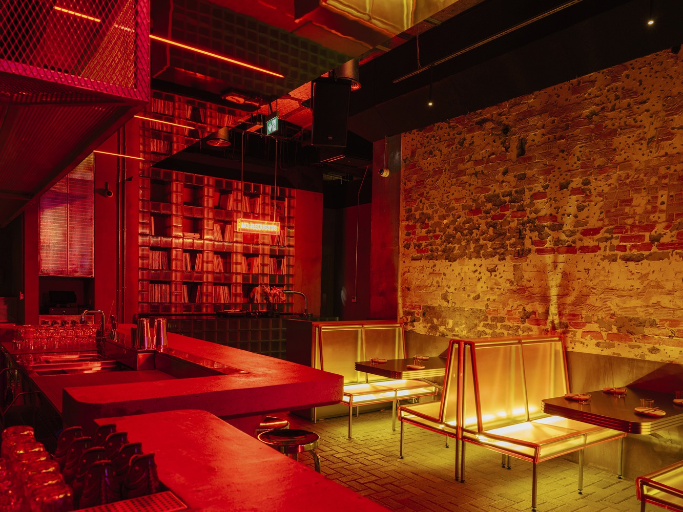 Electric Pawn Shop · 复古未来主义酒吧设计丨Accent Design Group-21