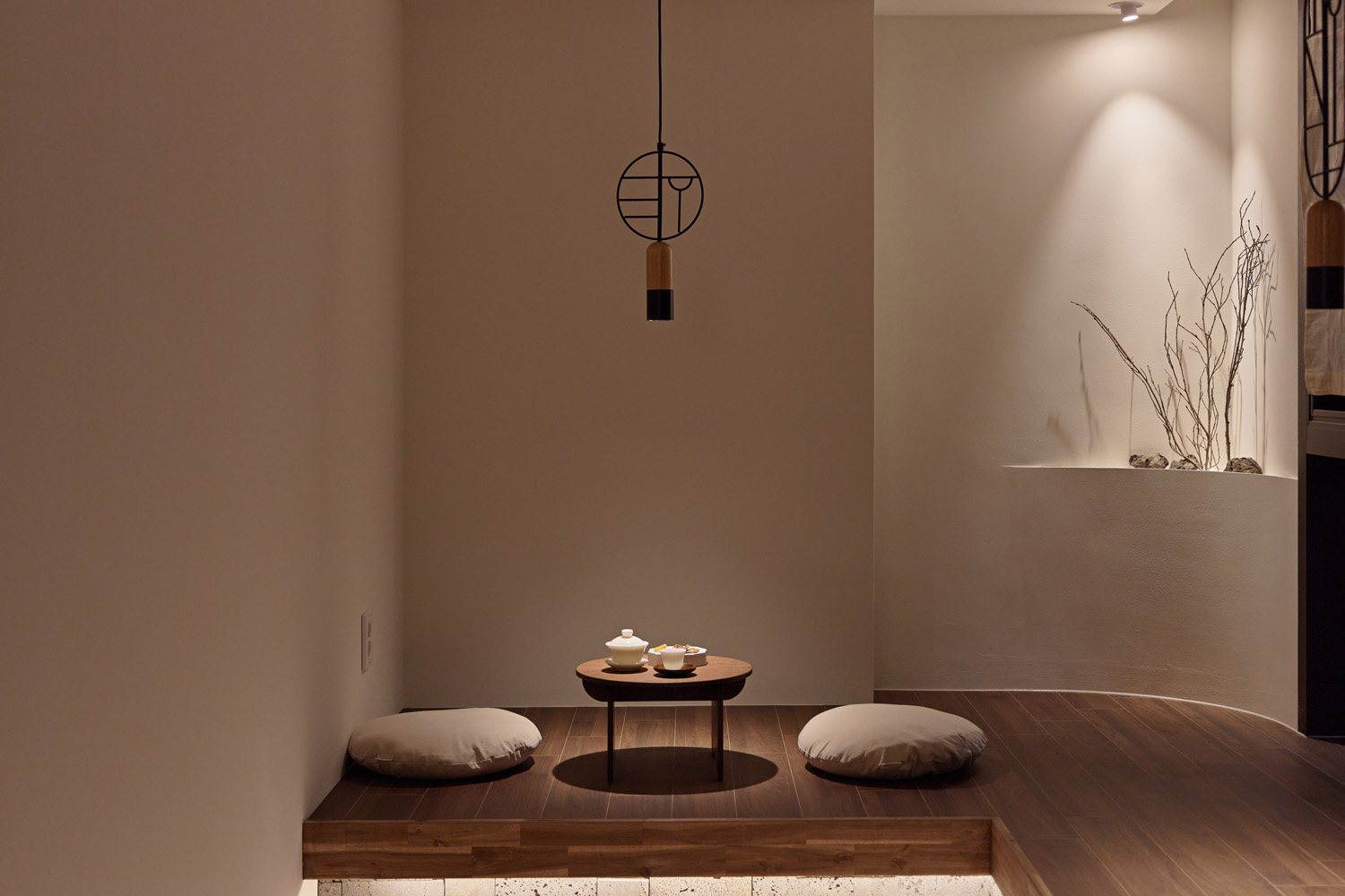 "木材与高级酒店氛围的完美融合 - 21 坪酒店式公寓室内设计"-17