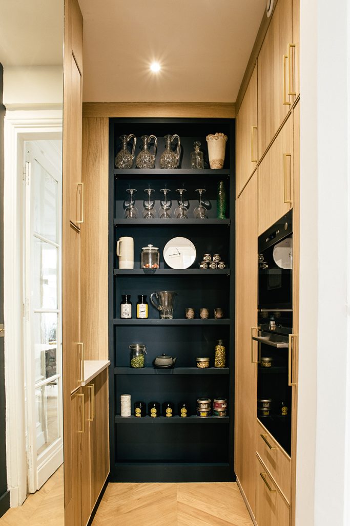 À Tocqueville带花卉图案的公寓丨Camille Hermand-11