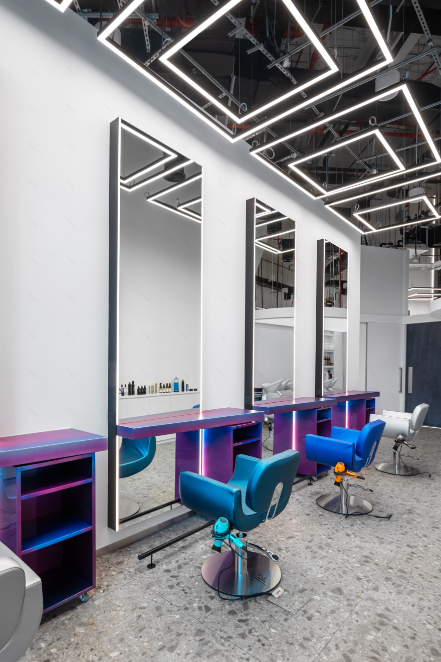 迪拜 Y12 沙龙 | 复古未来主义的美发空间-0