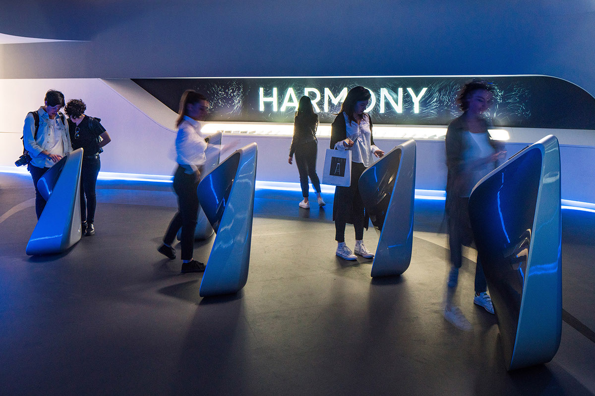 无界之美 | 三星 S8 与扎哈·哈迪德建筑事务所的米兰设计周合作-4