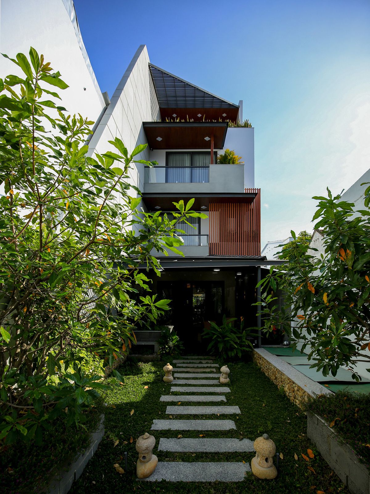 现代生活与自然和谐相融的越南 Nha Trang 住宅设计-2