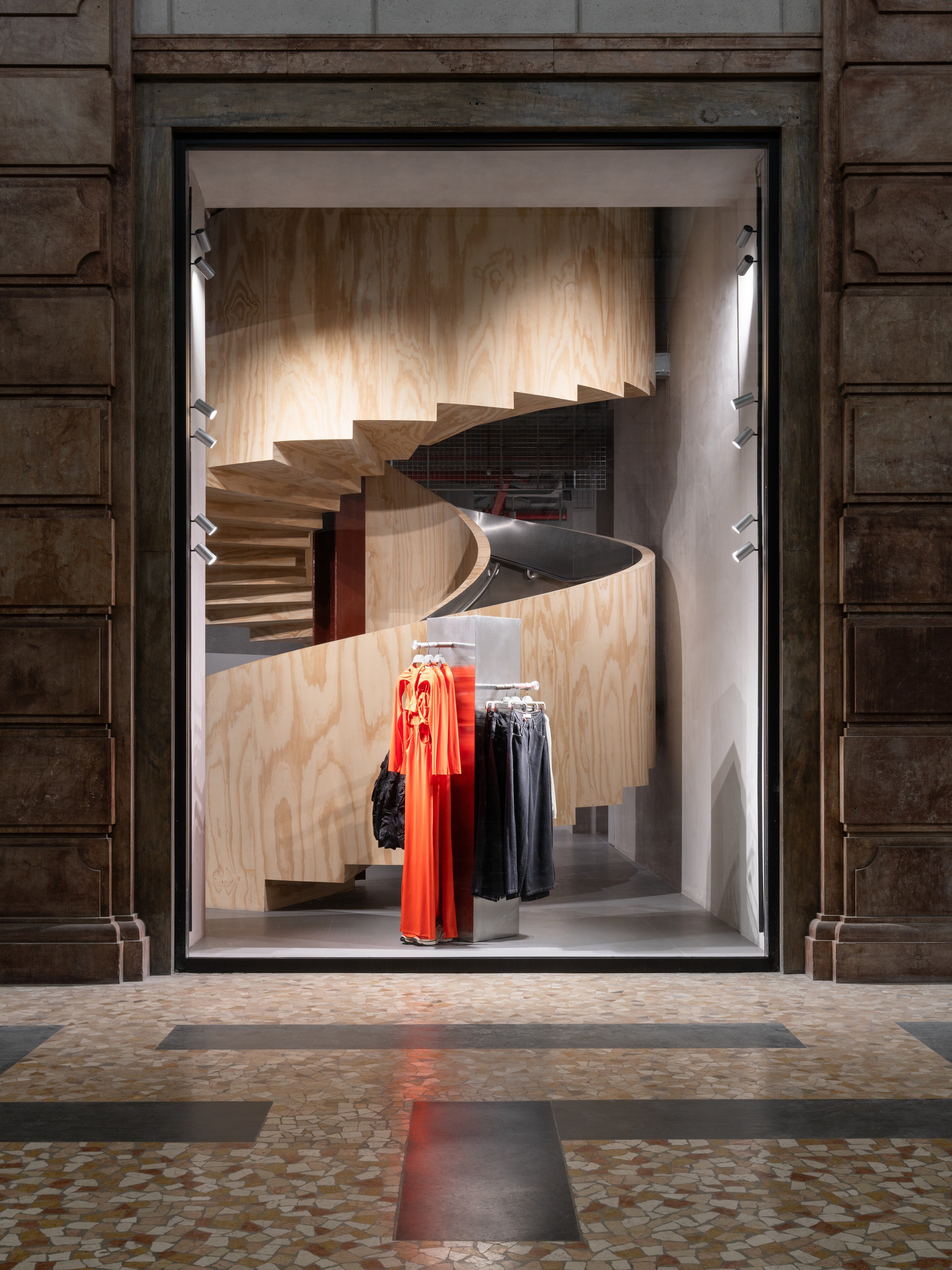 Bershka Vittorio Emanuele 旗舰店丨意大利米兰丨OMA-12