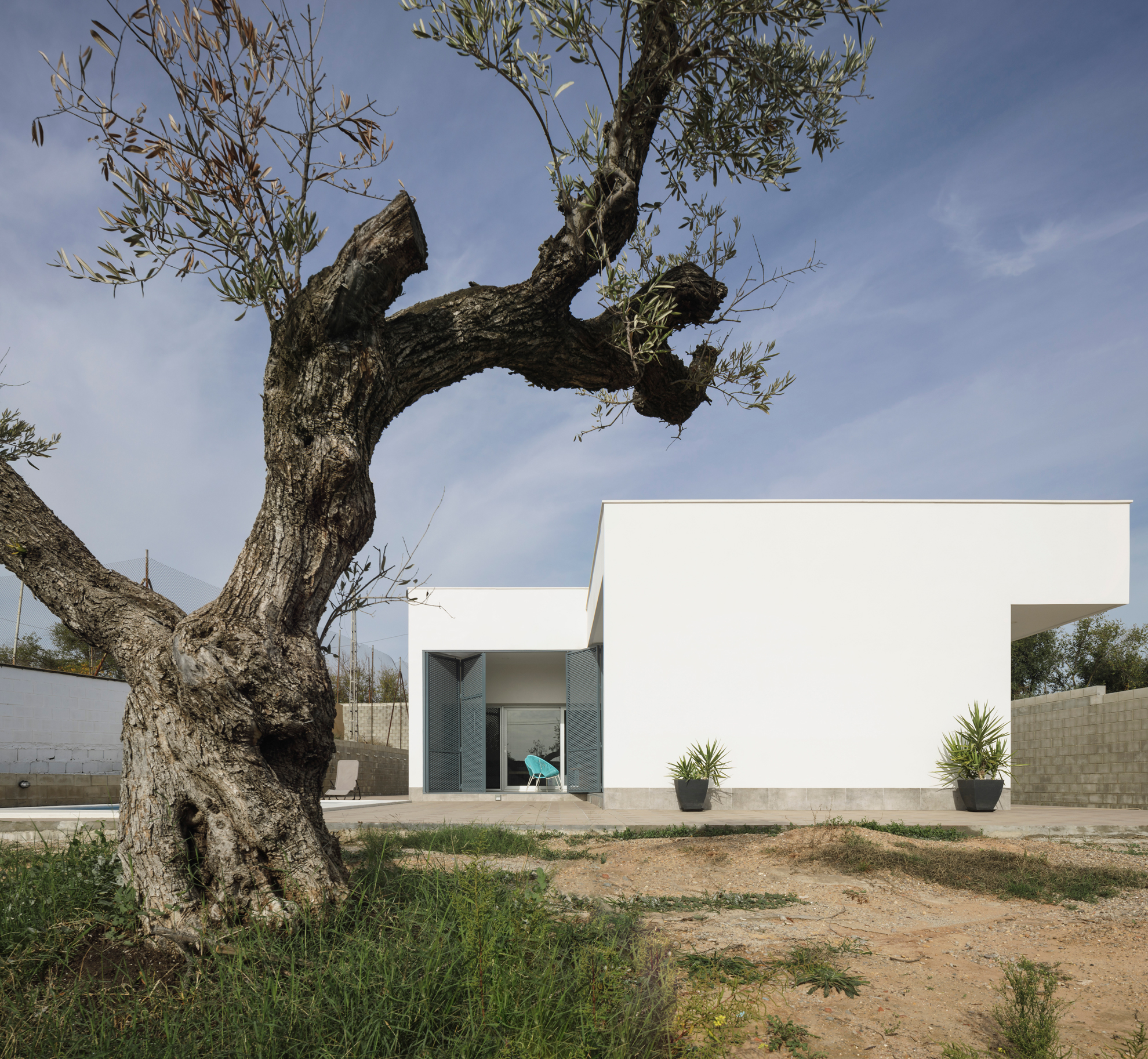 2016 年建造的“卡萨米兰达”住宅，现代简约风格打造私密生活空间-11