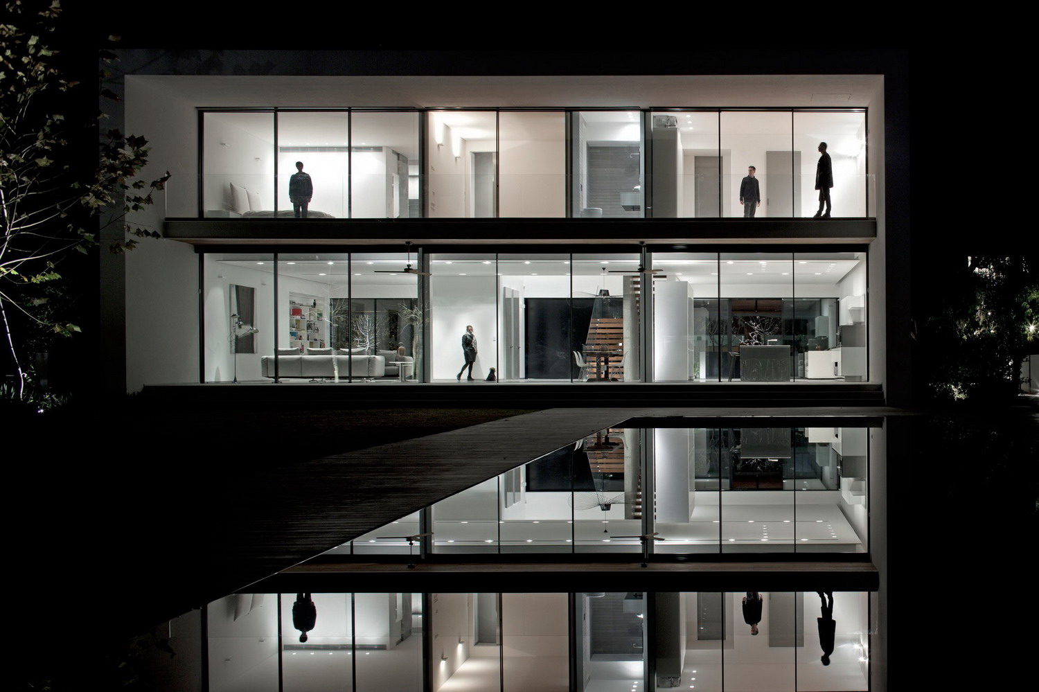 以色列现代百叶窗式住宅，自然光线与户外泳池完美融合-26