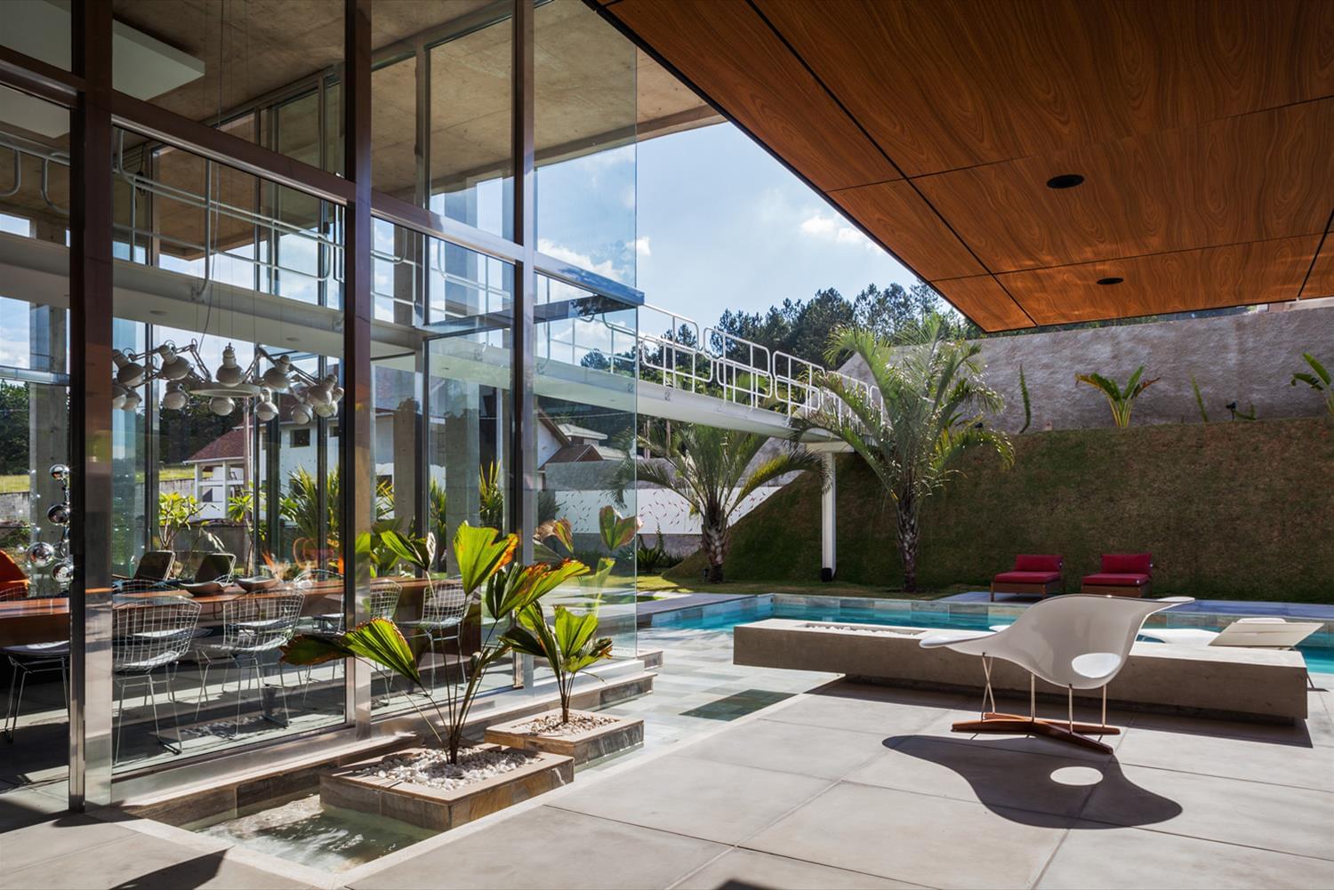 巴西 Botucatu 之家——现代简约与自然的和谐融合-4