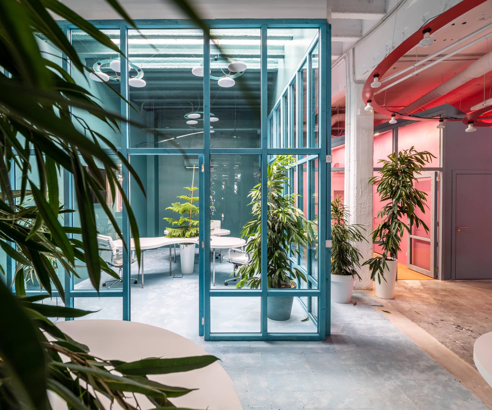 Office and Set of TV Ponyo en el Garage / Fast and Furious Production Office-32