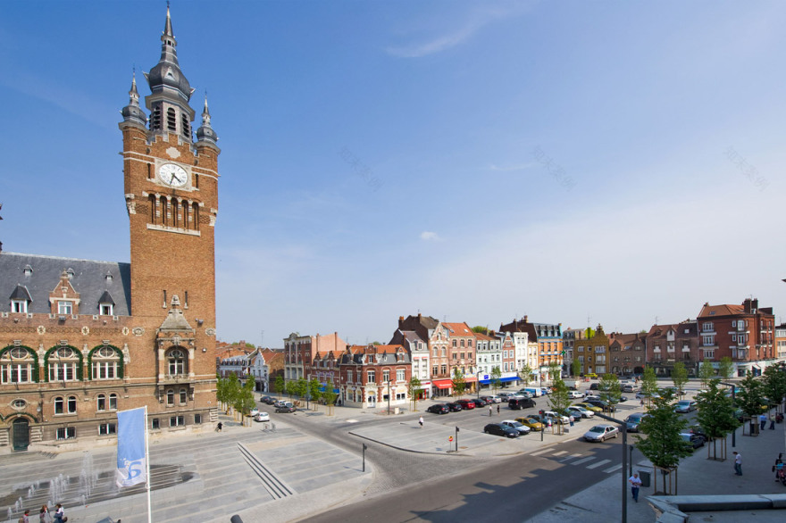 历史交织的阿尔芒提埃尔广场-2