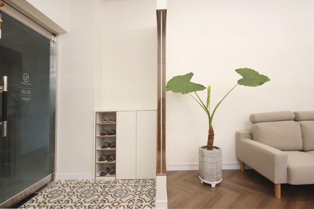 温馨韩式美容院，展现白色与木质的魅力-13