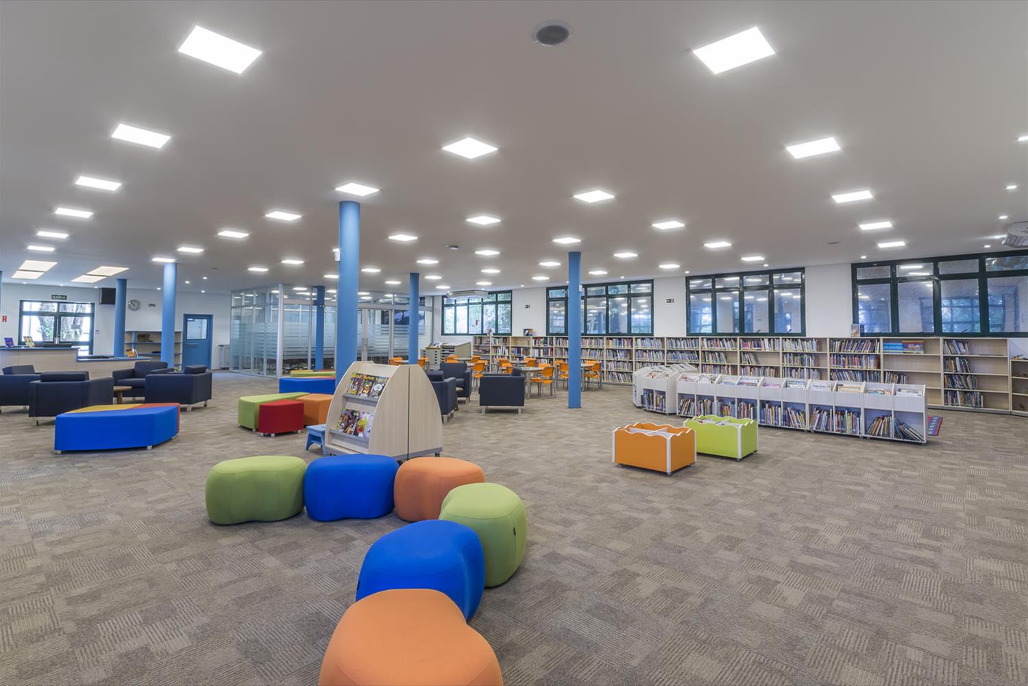 巴西 Campinas 美国学校图书馆 共享学习空间设计-14