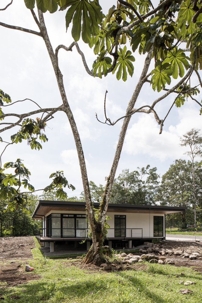 热带雨林中的悬浮平台 · UPL Operation Center-34