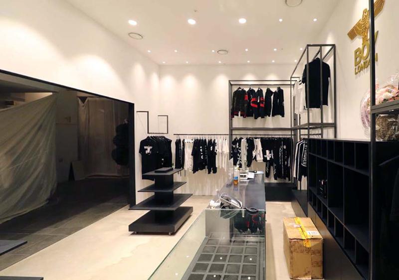 简约黑白时尚，12 平米男装店空间设计-6