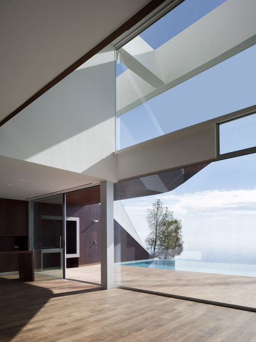 悬浮山间的动态居所-17