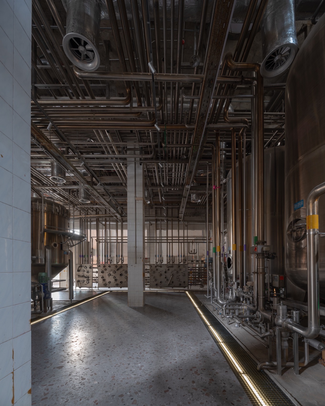 深圳粤海城·金啤坊的工业遗存室内改造丨中国深圳丨深圳市十间设计咨询有限公司-10