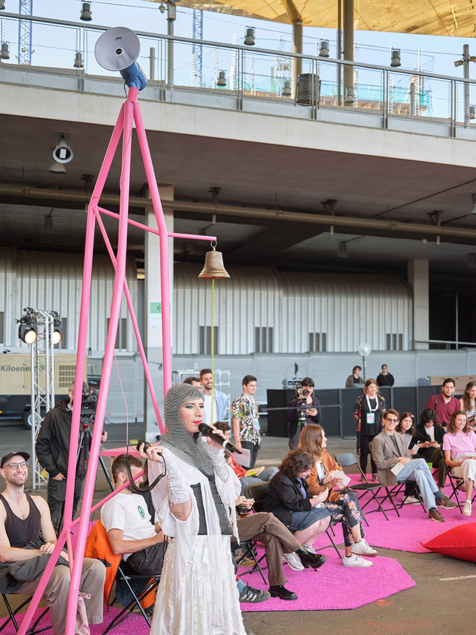 巴塞罗那快闪装置“游牧者集会”,激发市场互动-30