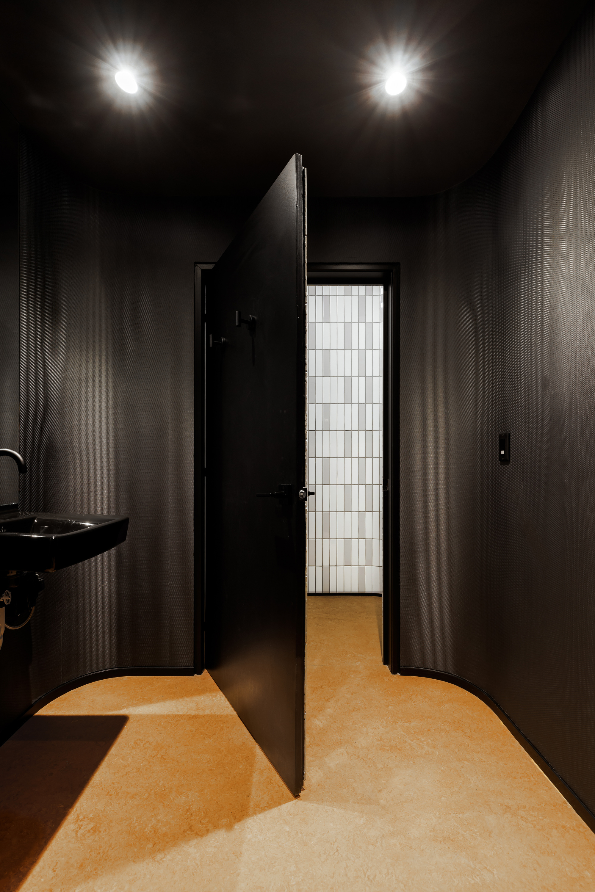 美容编辑诊所丨加拿大丨Sturgess Architecture,Bold Workshop-16