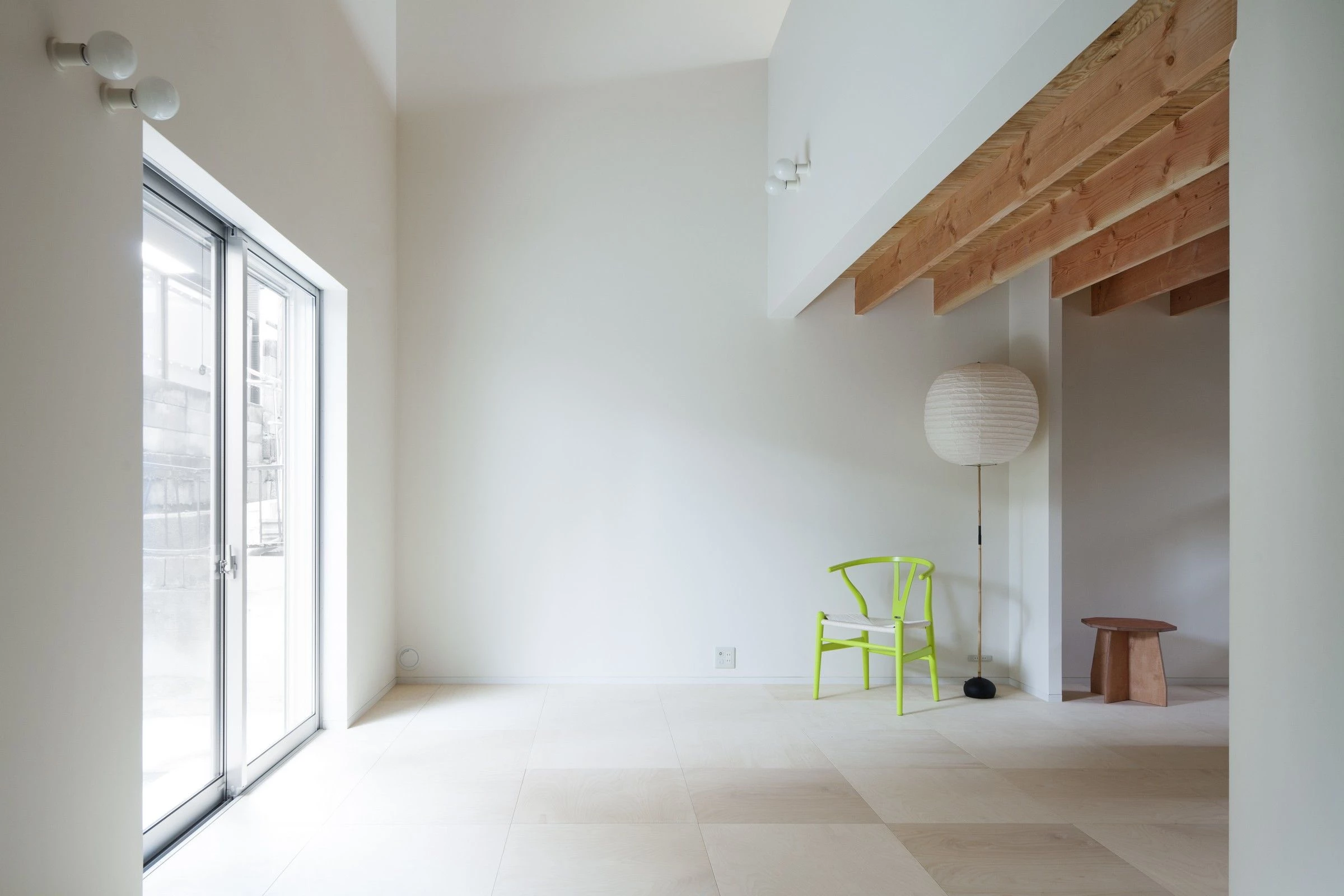 大阪方形住宅中的宁静与活力空间-13