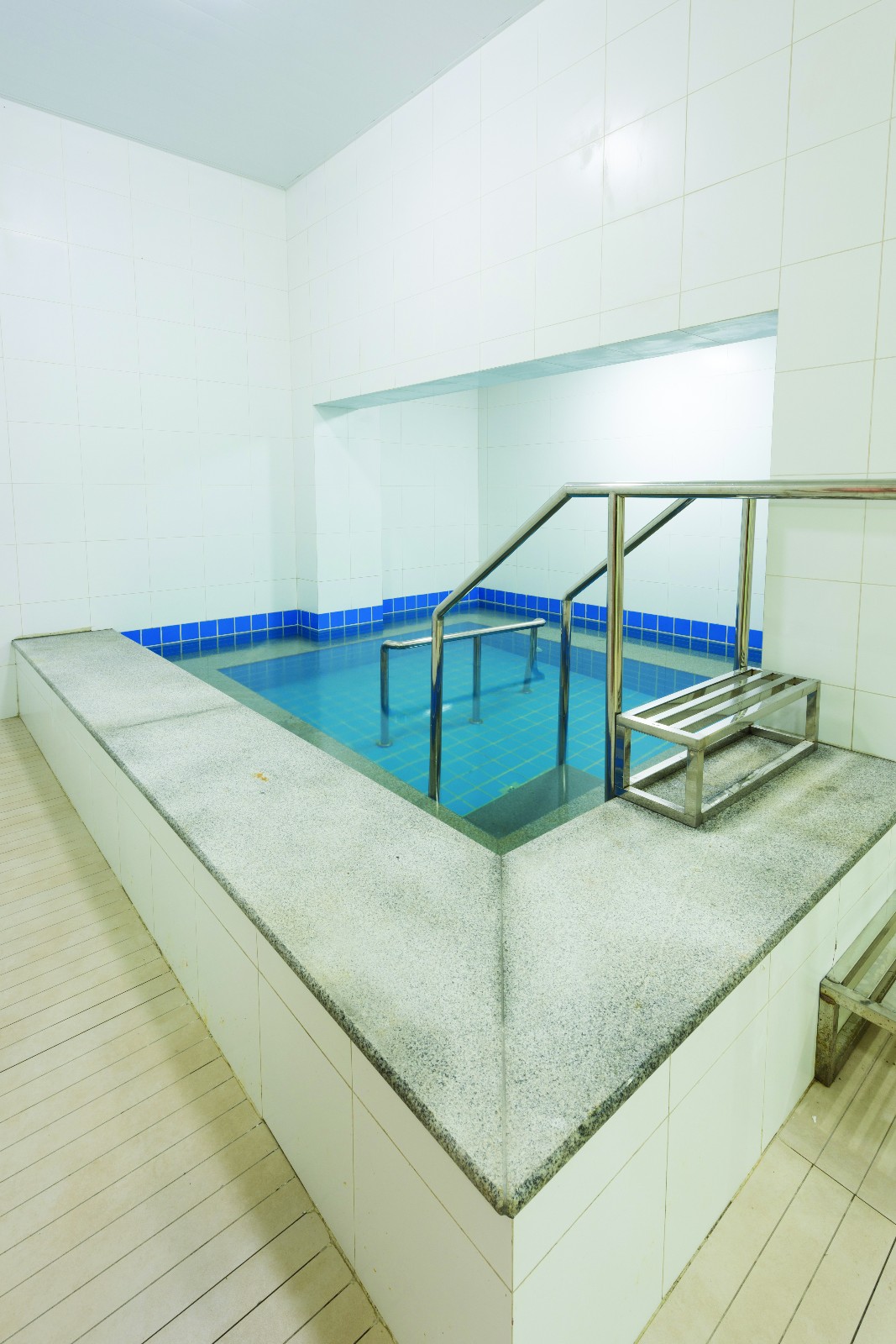 瑞芝康健养老公寓 | 安全舒适的新中式公共空间设计-17