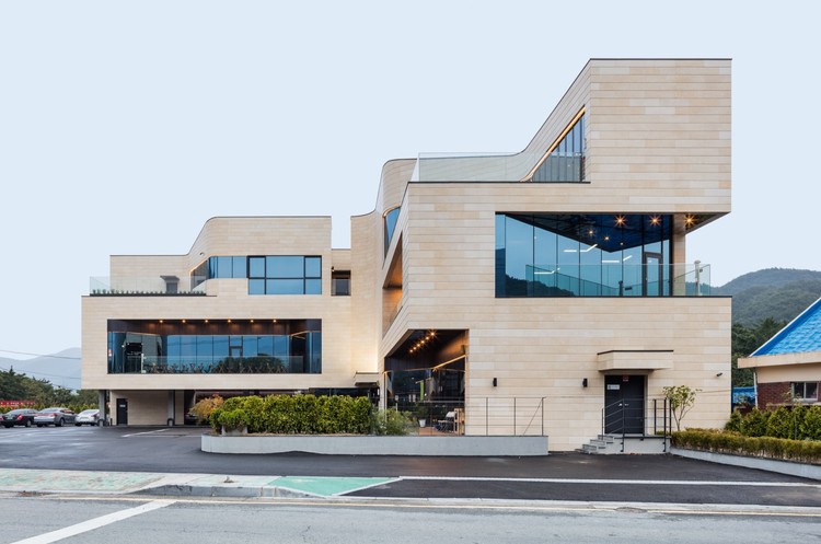 Waving Stone  JOHO Architecture-33