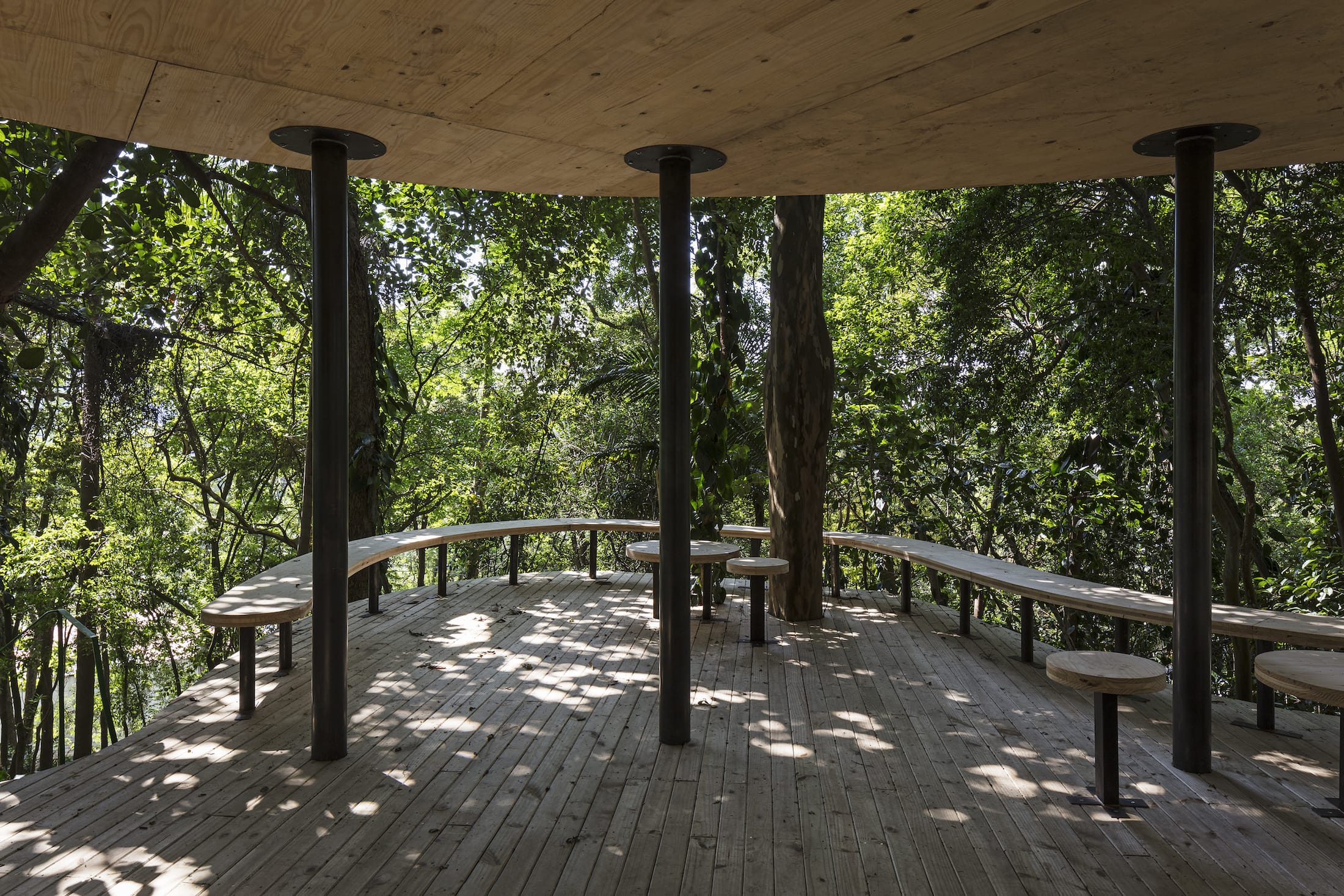 Casa de Vidro 花园中的夏亭丨巴西丨RADDAR Archiecture-14