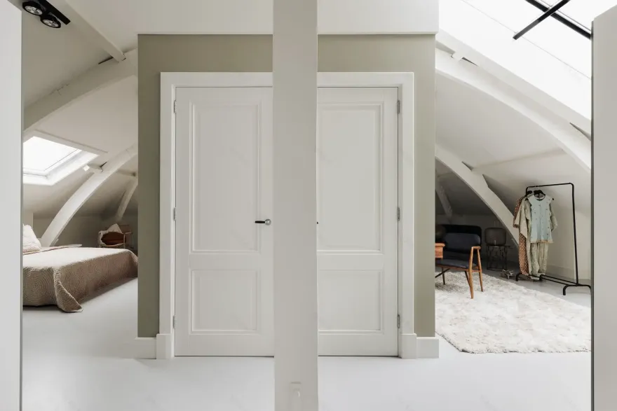 阿姆斯特丹多功能现代公寓,古老建筑的现代新生-12