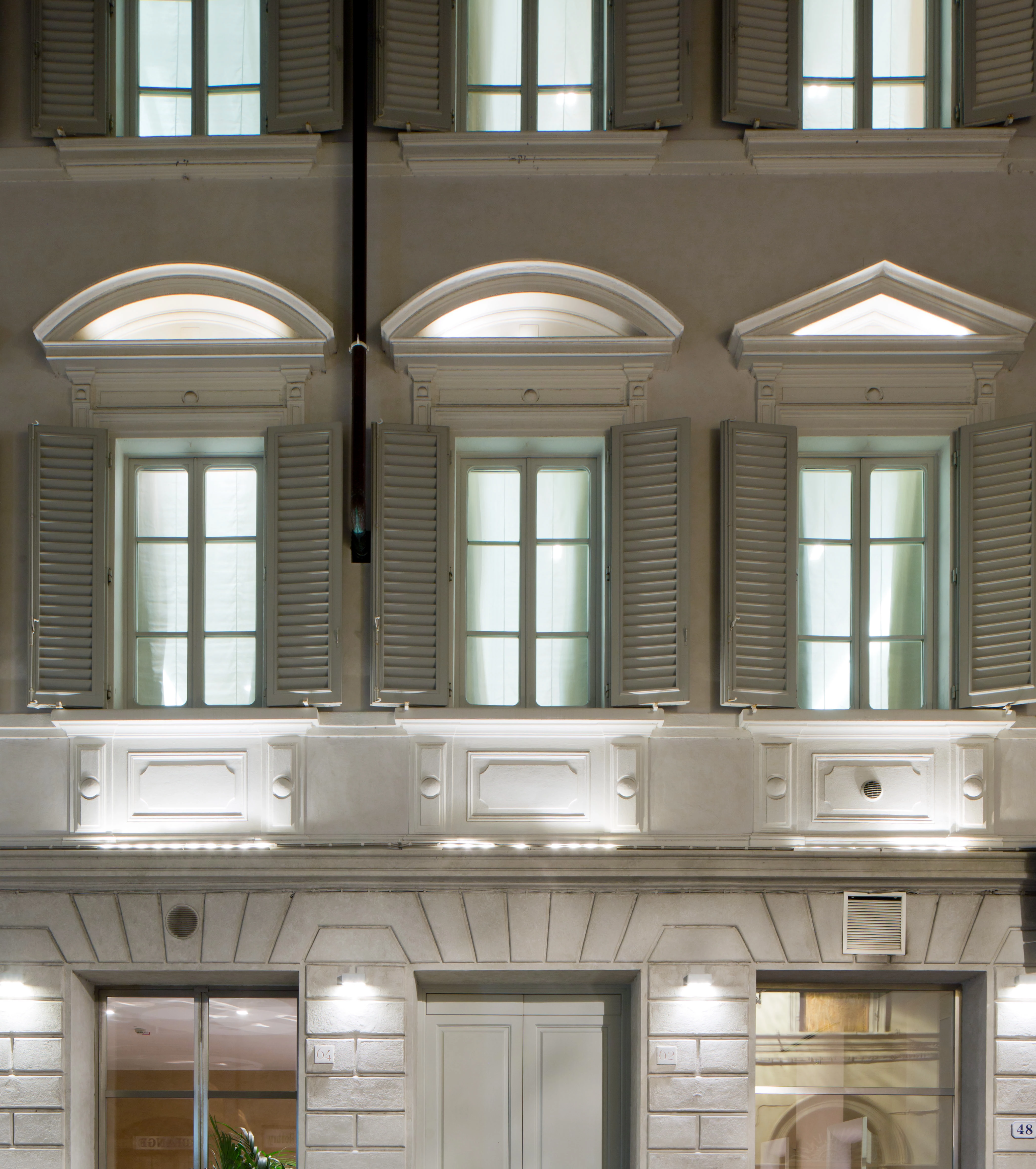 佛罗伦萨历史宫殿中的现代奢华酒店——Domux Home-15