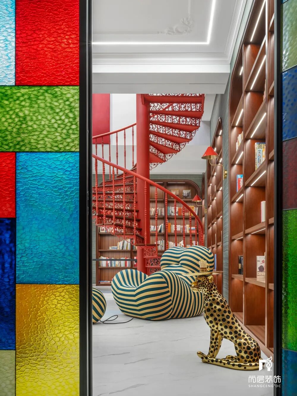 住进600㎡“蒙德里安”的画里，阅读博主申怡的色彩灵感屋-13