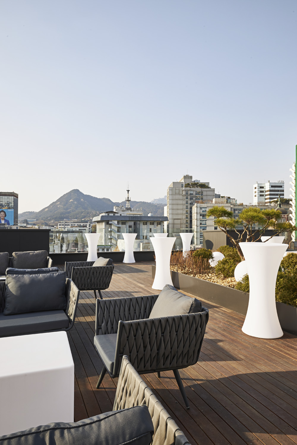 现代高级风 240 平咖啡厅设计-34