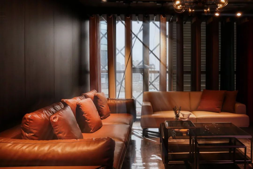 今色厚屋定制 | 红绿撞色打造惊艳空间-39