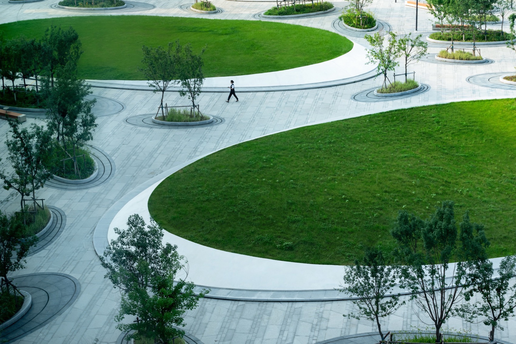 建筑“融于”景观·沈阳材料科学国家研究中心生长之园丨中国沈阳丨日本鹿岛建设株式会社,中国中建设计集团,R  land北京源树景观-11