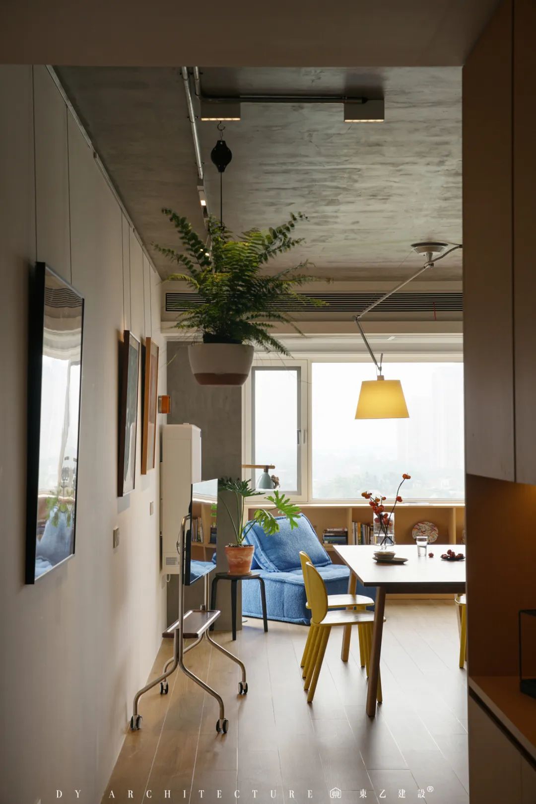 原始粗狂的混凝土裸顶遇上紧凑小三房,这酷酷的松弛感真让人着迷丨中国长沙丨東乙建设-80