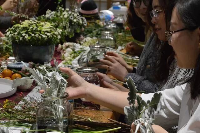 河北建筑装饰业协会举办“致我们的高定人生”女神季沙龙-59