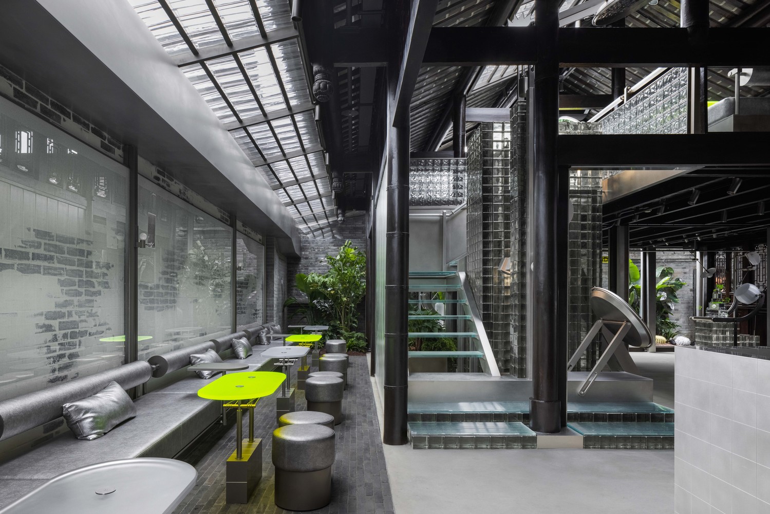 成都好利来 1992 概念店丨中国成都丨一些思考空间设计研究室-6