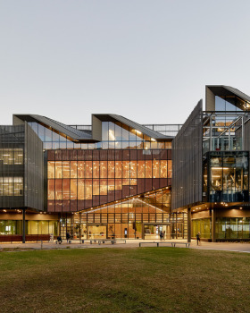 Learning & Teaching Building, Monash University / John Wardle Architects
