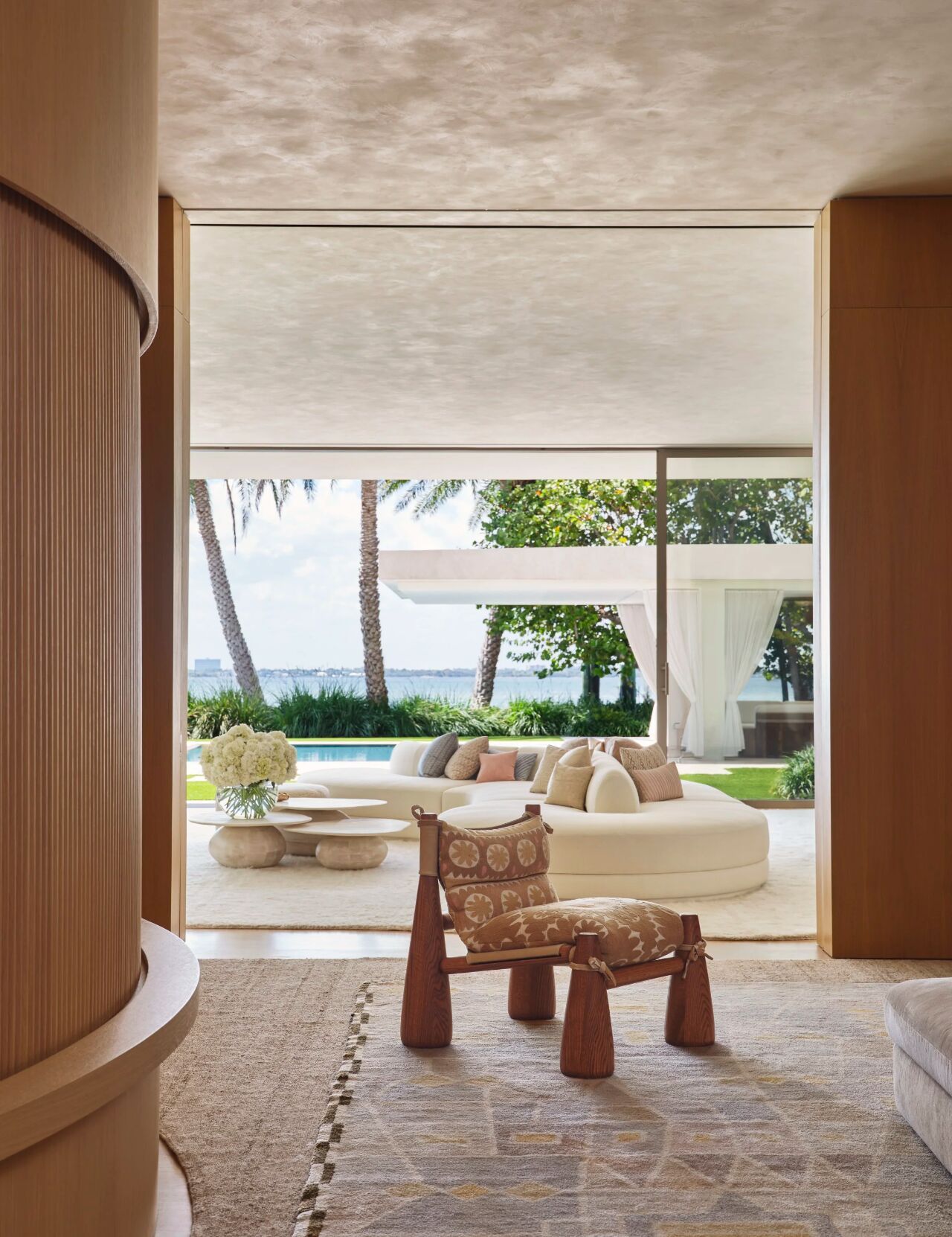 迈阿密海岸线2000㎡的禅意艺术私宅丨美国迈阿密丨Kelly Behun Studio-0